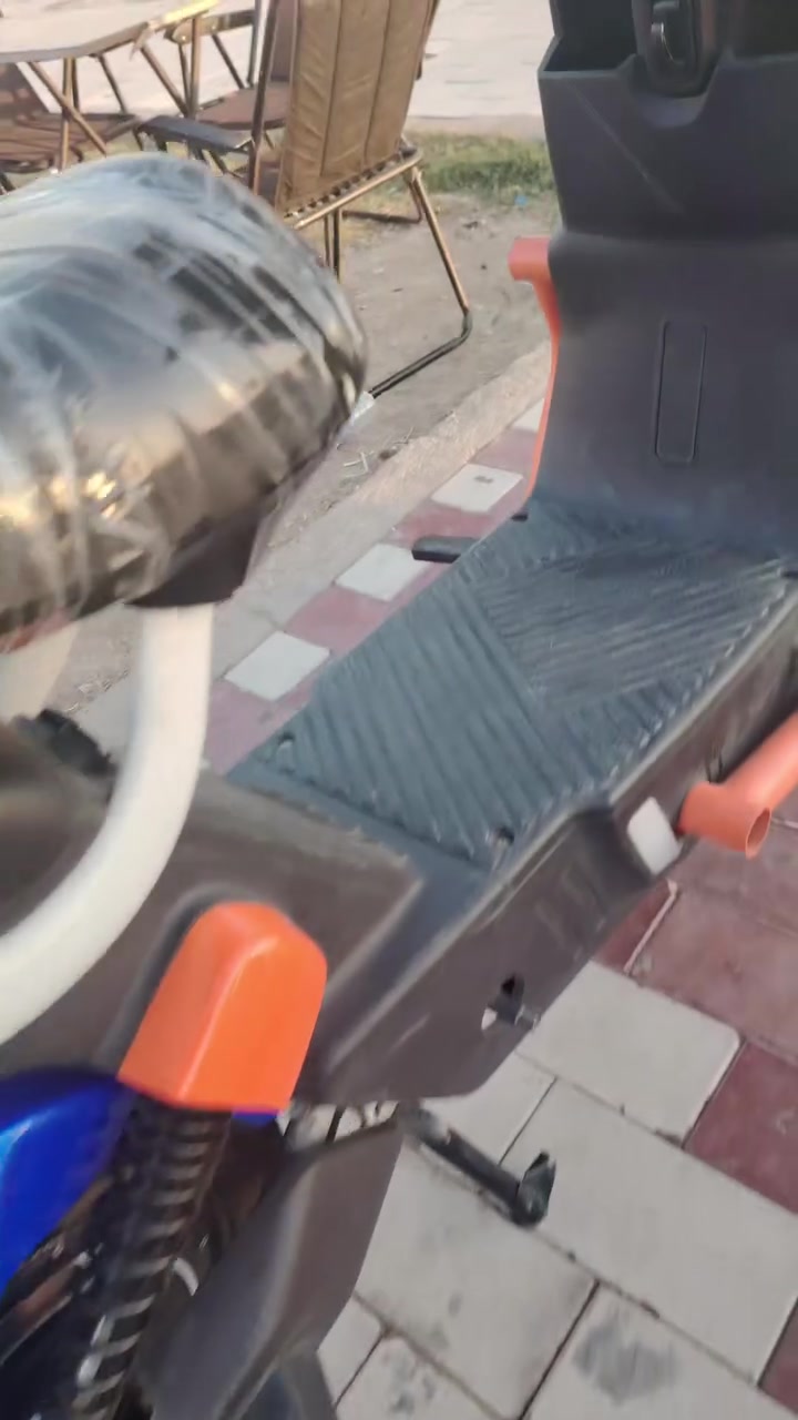 ٤٠٠ وبية مجال حك الجية بالعافية عل ياخذه نضيفة فول تريد جيب مصلح وياك يفحص بطاريات عادي ماكو اي مشكلة ***********
