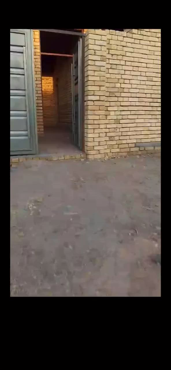 هيكل للبيع  المساحه ١٠٠متر امامي الفداء مقاطعه ٢٤قريب على شارع ٢٠ خدمات ماء كهرباء مجاري مدارس 
السعر ٦٨مع المجال 
للستفسار ***********
