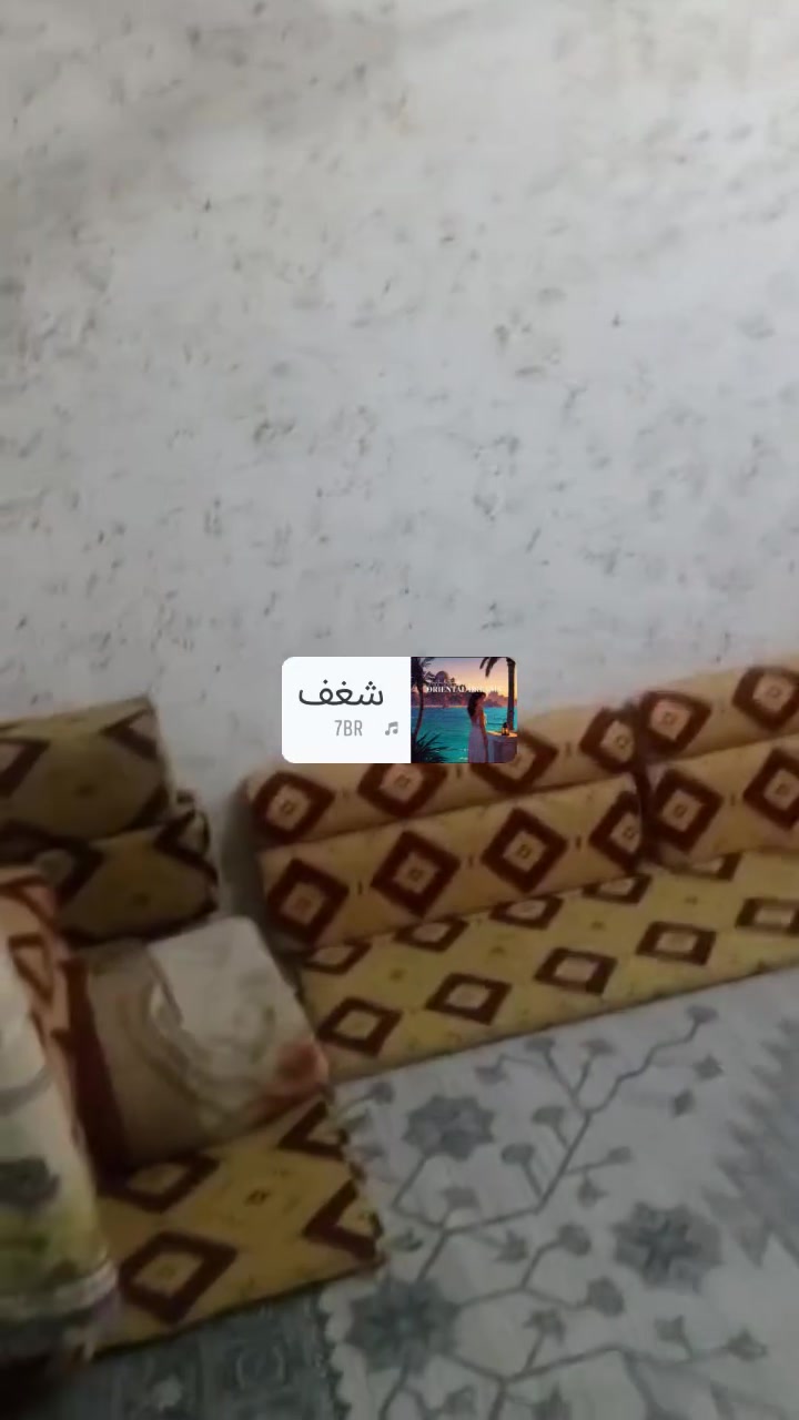بيت ١٠٠متر عكاده نضيف وعالي عن الشارع كاشي سيراميك  بالميلاد منطق٤٤ بظهر شارع ٢٠ شارع مزرعة سيد علي  السعر ٦٨ مليون ***********
