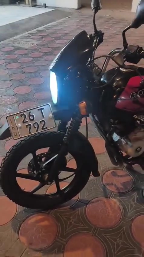 السلام عليكم. بوكسر مديل 23 مبدل بس كازكيت السعر ٢٣٠٠ وبيه مجال بصيط  ***********
رقم الدراجه مميز صلاح الدين والسنويه مشروع وطني ثاني يوم احولك بي مكان
