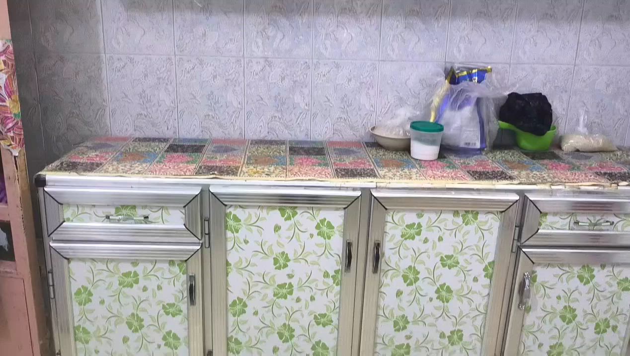 السلام عليكم
كاونتر نظيف جدا 8 قطع للبيع
‏‪***********‬‏  اتصال فقط
