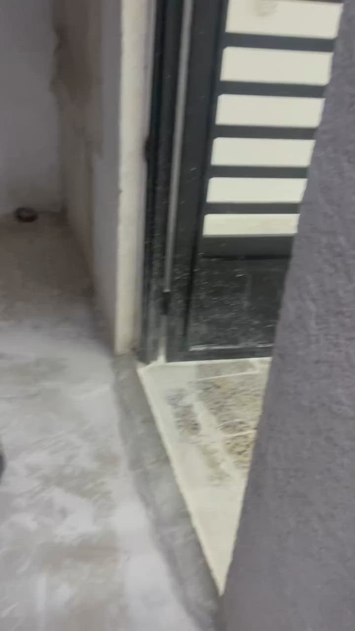 شقه للإيجار طابق ثاني شارع العمل الشعبي فرع فلافل طربوش  عدد أفراد الاسره٣الى٤ للاستفسار  على الرقم ***********
