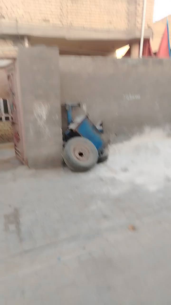 بيت  للبيع قرب الكراج الموحد البيت طابقين قريب لة الشارع الرئيسي يتكون من خمس غرف براني مطبخ الطابق الانول صب مسلح والطابق الثاني عكلدة مساحة البيت 200 بناء طابوك البيت كلش نظيف لاستفسار لاتصال ***********
