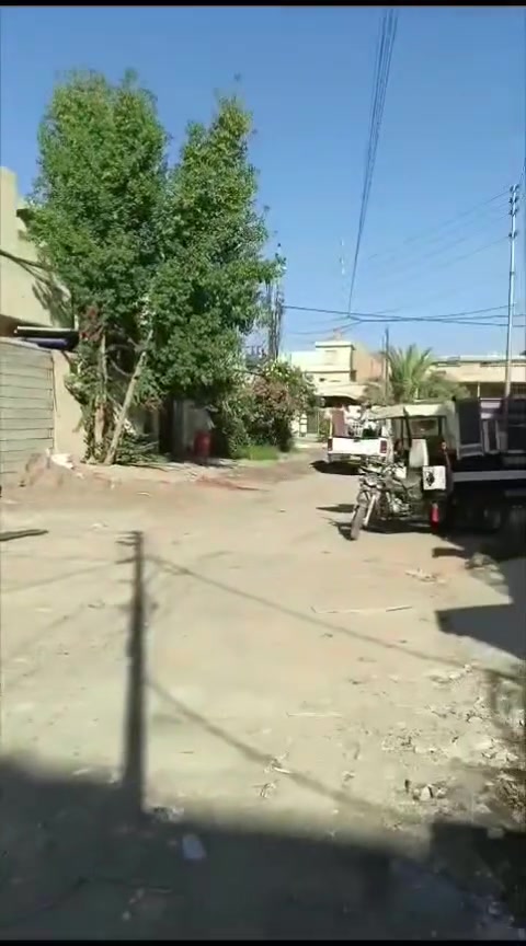 بسم الله على بركه الله جيناكم بعرض مميز وحديث بيت للبيع مساحه 200متر البيت ركن العنوان الجمعيه الثالثه طابقين يحتوي ع ثلاث غرف صاله استقبال مطبخ حار مطبخ بارد صحيات داخليه و خارجيه  غرفتين جوا غرفه فوك قطعه ومقاطعه ماشين بي معامله للاستفسار الاتصال ***********
