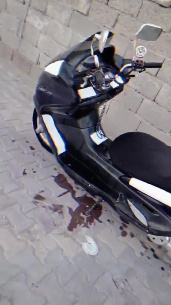 السلام عليكم 
دراجه ماجسته تك رون 250
الدراجه كلها شغاله من كهربايات
مكينه نضيفه وناعمه الدراجه حلوه
ماء متعوبه السعر 650 وبيه مجال لشراي
مكاني العماره الاستفسار
*********** استفسار زايد خاص
موجود رجان لمو شراي لا يتعبني
