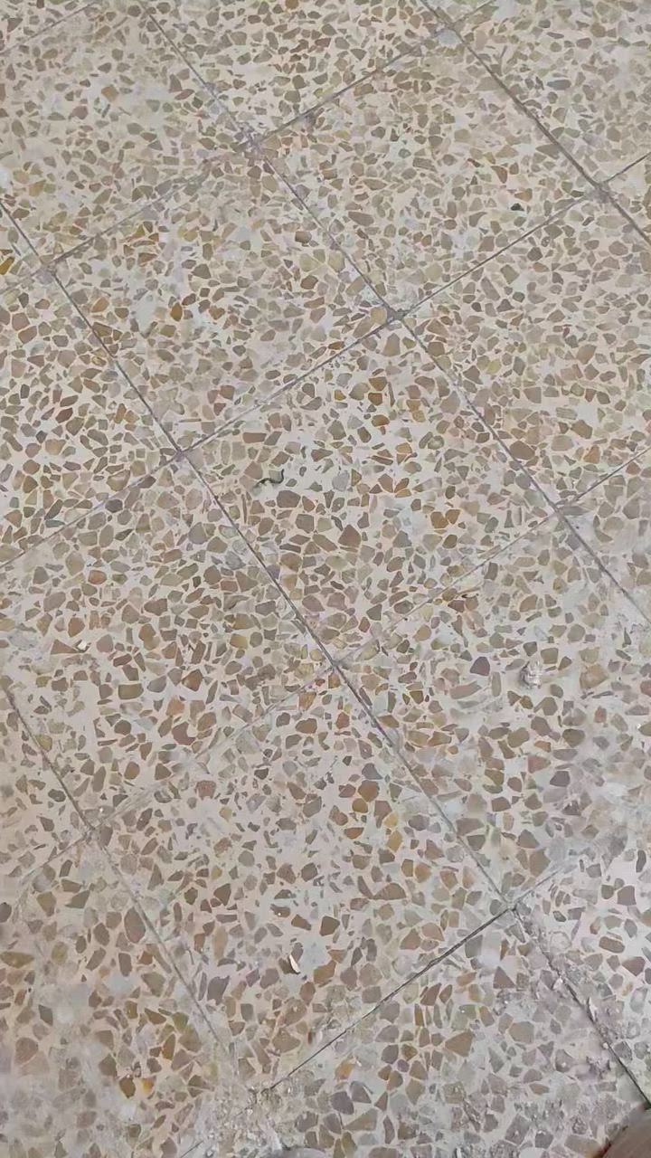 كاشي للبيع مستخدم قليل ***********

