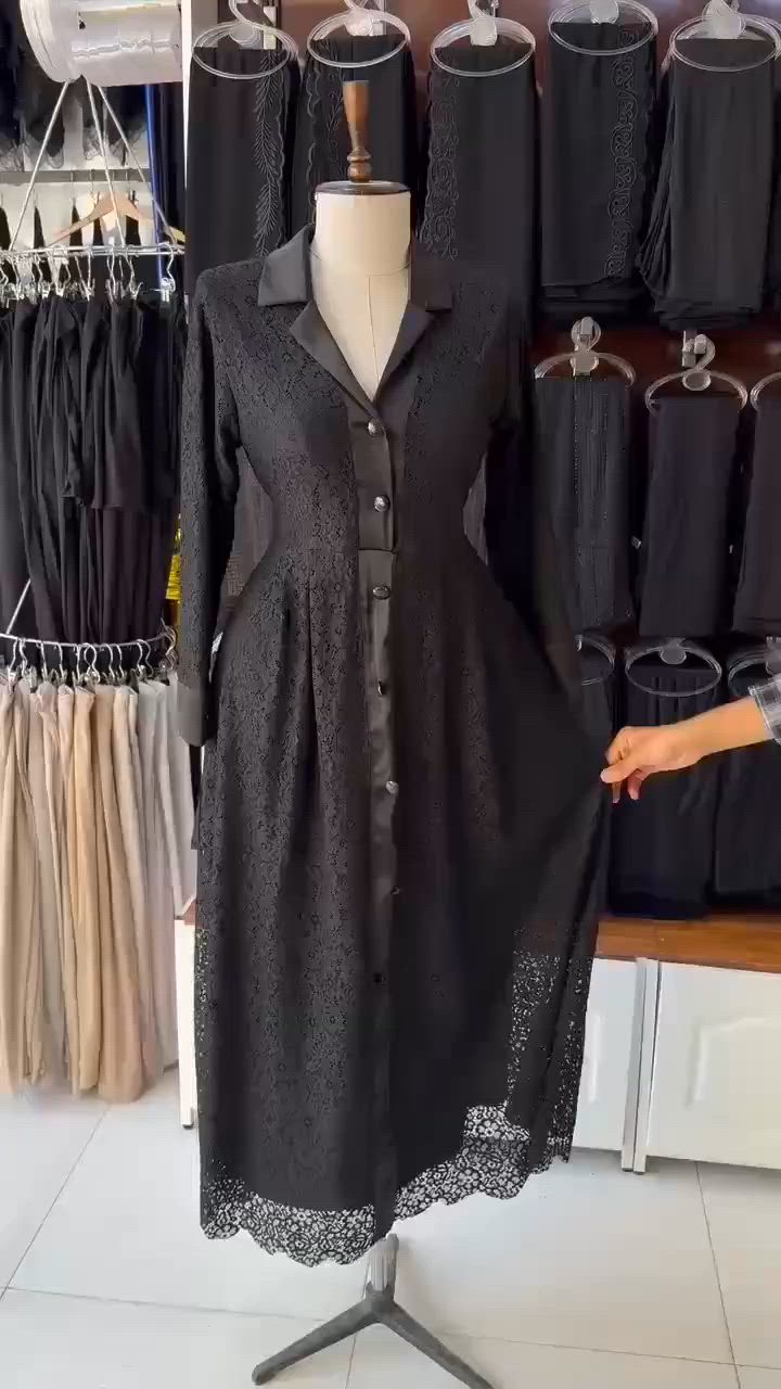 فستان محرم🖤
السعر 30 الف 
خامة كيبور مبطن صيفي
38-40-42-44-46-48


**إذا كنت صاحب هذا الإعلان وتريد حذفه لأي سبب، رجاءا أرسل رسالة إلى الدعم الفني**
