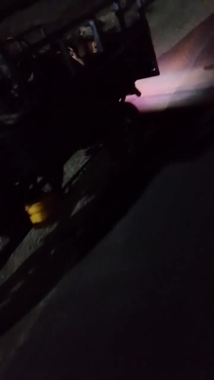 سلام عليكم ستوته للبيع رقم انكليزي جاهزه الستوته نكره سلف مكينه جيس كير وكسن كهربائيات شغاله موديل ١٣ بيه خياسات جوه الدوسه ومصلح حاطيله بليته المكان السماوه اتصل عله رقم ***********
