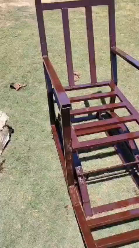 ناحية الگوير
حدادة قرية الشرائع 
***********
التواصل واتساب
