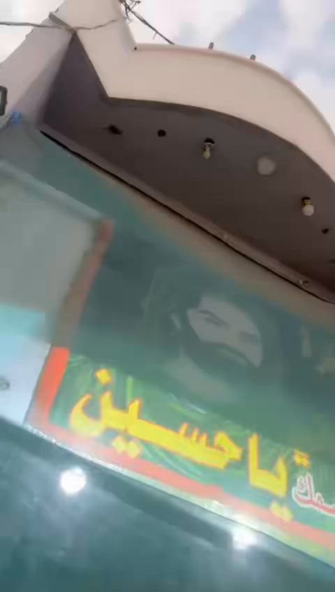 السلام عليكم
بيت للبيع المساحه 106م يحتوي على طابقين 
الطابق الأول استقبال وصاله مفتوحه على المطبخ وترك وغرفه صحيات 3
الطابق الثاني يحتوي على غرفتين وصاله
الطابق الثالث غرفه هيكل مع سطح 
📍📍بغداد كوريش قرب شارع 30 السعر توصل عل الأرقام التاليه
رقم ***********
رقم ***********
