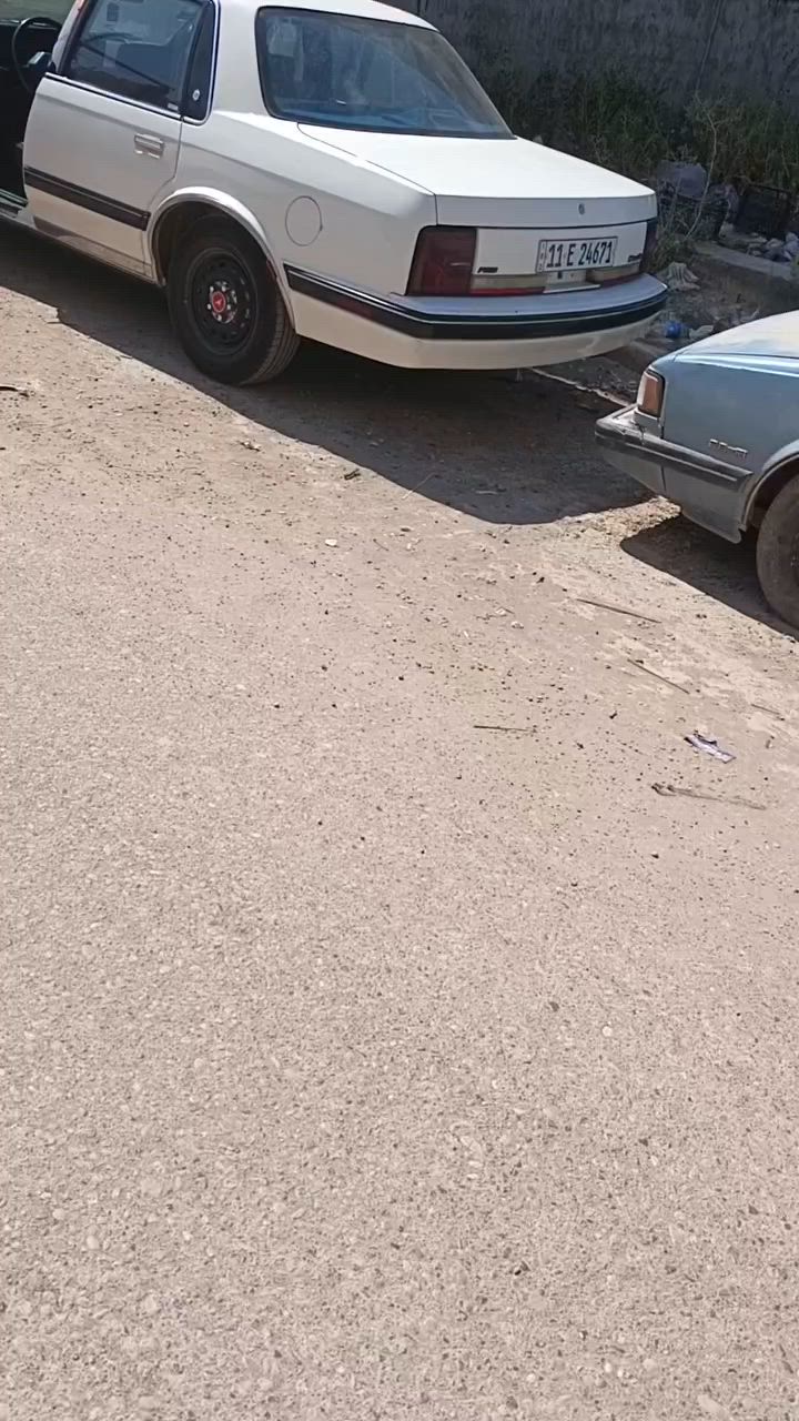السلام عليكم 
حبايب 
كل شخص عنده اولدز موبيل سلبرتي 
ضايجه من كشرها  او غرفتها يمرلنه ويدلل
الي عنده مشكله كهربائيه يمرلنه 
الي عنده حدادة صدر تعبانه يمرلي ويدلل 
بخدمتكم 
***********
