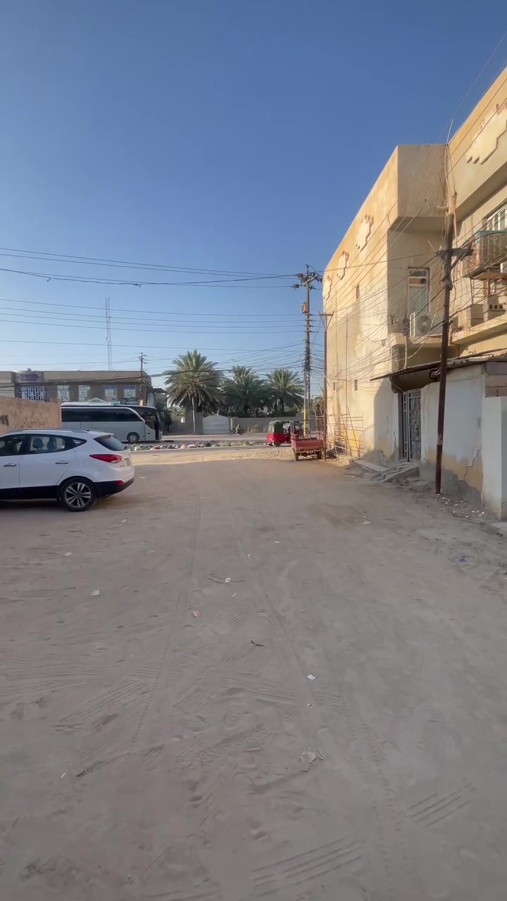 ١٢٠ متر للبيع بسعر ٨٠ مليون وبي مجال بسيط
الي يدور عله موقع بيت مرتب وعلى منطقه مرتبه 
خلي يجي الهاي المنطقه 
المنطقه كامله خدماتهة من ماء وكهرباء ومجاري 
خط الكوسترات عليهة 
مدارس قريبه 
مساحه الدار ١٢٠ متر طابقين 
كل طابق معزول عن الثاني 
يفيد الي عدهم جناين 
يفيد الي عائلتهم جبيره 
كلشي مذكور بالفيديو 
اسعر ذاكره الكم بالبدايه 
للاستفسار اكثر الاتصال على 
***********
