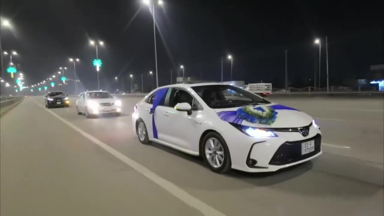 كورلا 24هايبرد شكل خليجي 1/1فول مواصفات غنيه عن التعريف الداخل جلد اسود فول فخامه بيه طخات بسيطة جاهزه وتحتاج خيالها عندي ضرف واريد ابيع 150وبيه مجال ***********هذا رقمي ومتواجد فيس مكانها كربلاء
