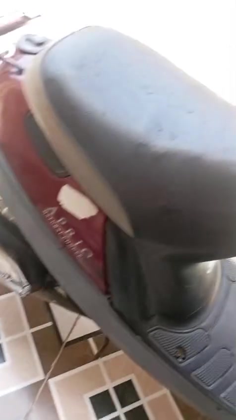 السلام عليكم دراجه للبيع 
نضيفه وحلوه 
شغاله من الطول الطول 
سلف هندر 
اشاير يمنه يسره
السعر 375

وبيهه مجال 
مكان الناصريه المركز
مراسله الصفحه 
مراسله واتساب 
***********

