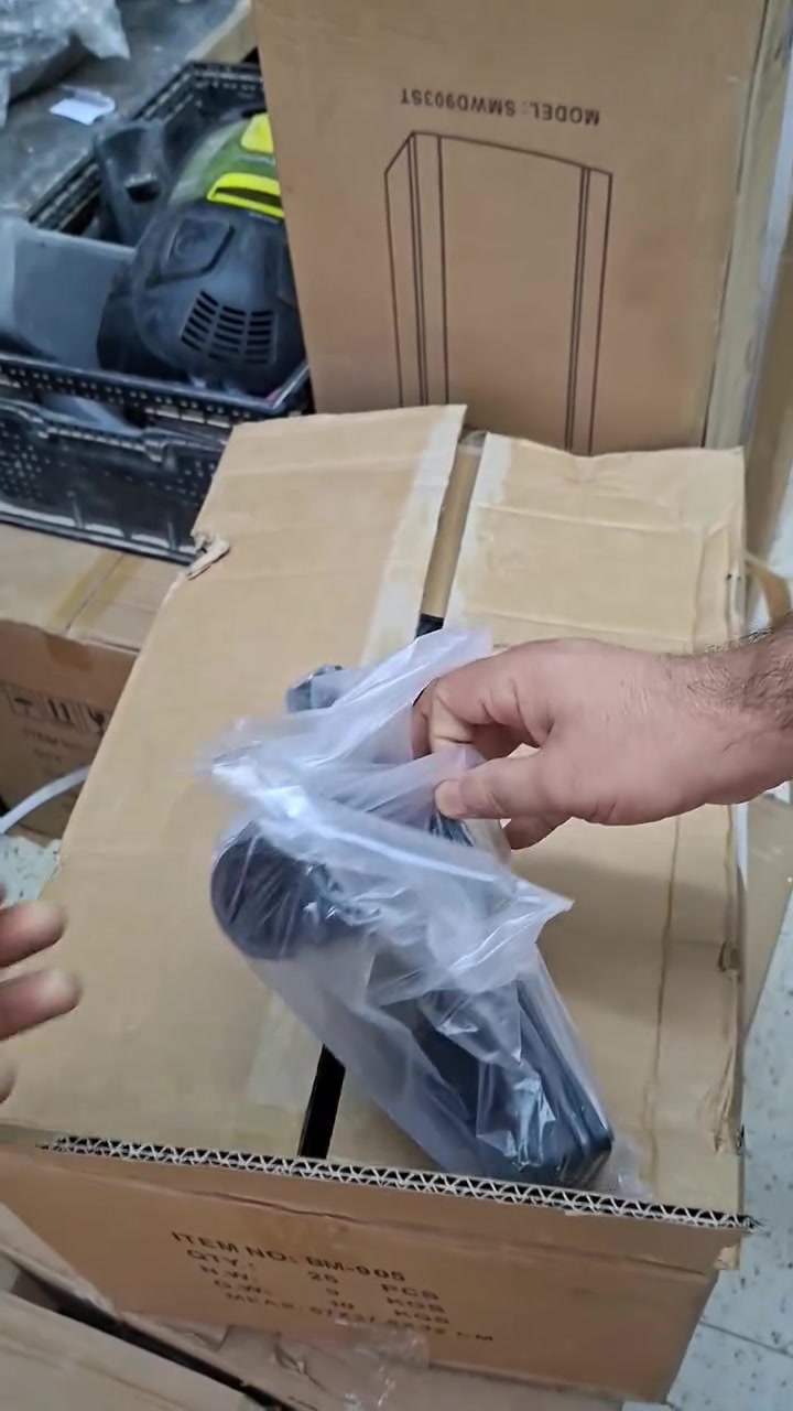 وفرنالكم جميع ملحقات المكنسه 
 (كف كنس _ بوري _ عكس _صونده _ فلتر _ ماطور _ تايرات )
الاسعار مناسبه ويوجد خدمة توصيل 
عنواننا الكائن : ذي قار / الشطره طريق البدعه / حي الامام الصادق / مجاور سنتر جنة الصادق 
هاتف: ***********
