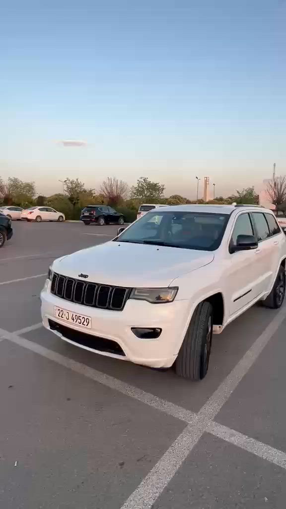 جيب كراند شيروكي
موديل 2018 
وارد خليجي 
مواصفات لمتدد فول مواصفات 
سياره بي قطعتين صبخ و بي شبرين صبخ يم بانورامه 
ماشيه 90الف كيلو
سعر 199ورقه بي مجال مكان اربيل 
***********
