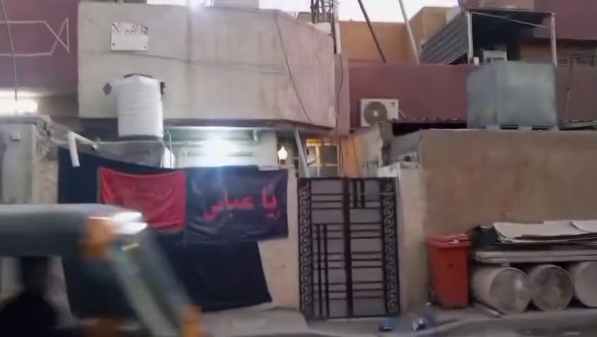 السلام عليكم دار للبيع في منطقه شارع السجه قرب مطعم سلام افران السجاد الشارع تبليط ماء كهرباء مجاري واجهه5نزال17مساحه85التواصل ع هذا الرقم*********** بيعه مستعجله
