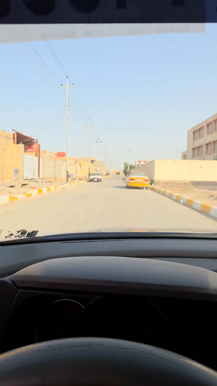 السلام عليكم قطعه طابو للبيع مساحه ٢٠٠م  عله ساحه
المكان سوق الشيوخ حي العسكري شارع الإطفاء قرب مدرسه الصينيه 
السعر ٣٠ مليون وبي مجال بيع مستعجل 
للاستفسار *********** واتساب ***********
