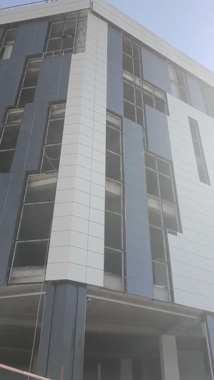 🚧 هل تبحث عن واجهة تجمع بين الفخامة والمتانة؟

في قصر الحديد نحول أفكارك إلى واقع، مع تنفيذ احترافي وتشطيبات دقيقة تضيف قيمة وجمالًا لمبناك.

✅ واجهات حديثة
✅ تغليف بورسلين+فرونتك+برودكس+كيرتن وول
✅ أعمال حدادة باحترافية
✅ جودة عالية والتزام بالمواعيد

📞 للاستفسار والحجز:
***********

راسلنا الآن، ودعنا نمنح واجهة منزلك أو مشروعك المظهر الذي يستحقه.

#قصر_الحديد #واجهات_مباني #فرونتك #حدادة #تشطيبات #واجهات_حديثة #العراق
