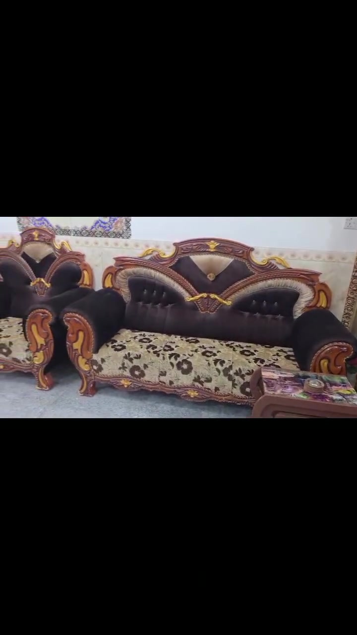 تخم و نص ( ١٥ ) مقعد نضيف كلش أخو الجديد
شغل تسكام 
خالي من أي ضرر 
 
السعر مليون و بي مجال

للأستفسار : ***********
                 ***********
