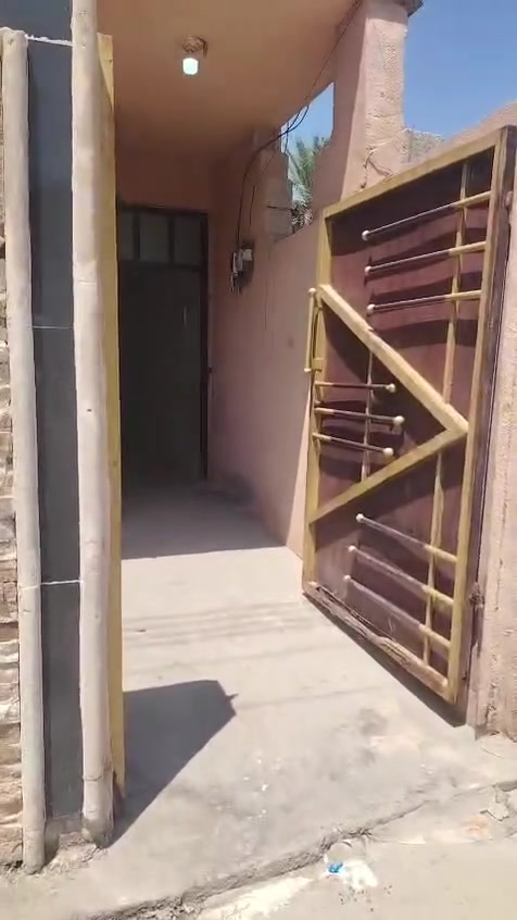 بيت للإيجار . 2 نوم و خدمات كامله
مراسمه ... مقابل جامع تواب 
ت.***********
