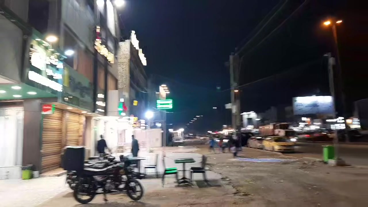 السلام عليكم   (شقق عدد٢طابق اول )بالواجه البناية تجاري محتويات الشقة غرفةعدد٢ وصالة وخدمات تصلح شركات ومكاتب او عيادات العنوان بناية على الشارع العام العنوان حي الاعلام شارع قطر الندى قرب جامع عمر مقابل فوج الطوارئ بنايةمطعم فاملي تايم بجانب الحديقة المطعم بناية ركن قرب فرع شركه على الشارع العام للإستفسار الاتصال على الرقم ***********
