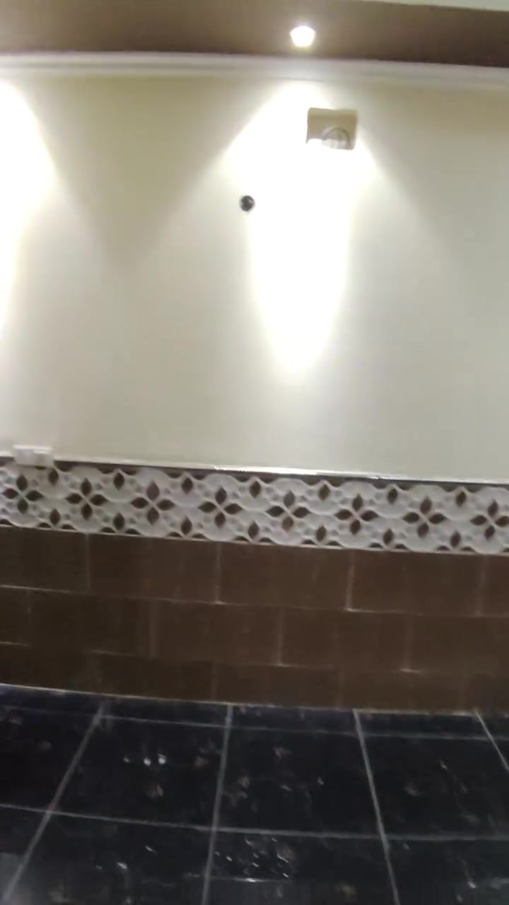 سلام عليكم  دار لبيع مساحه ٧٥ زرعي تصال رقم ***********

