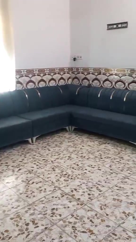 ديوان للبيع ١٦ مقعد ١٠متر طول ب٣٥٠ الف مكاني طويريج عل الشط للتواصل ***********
