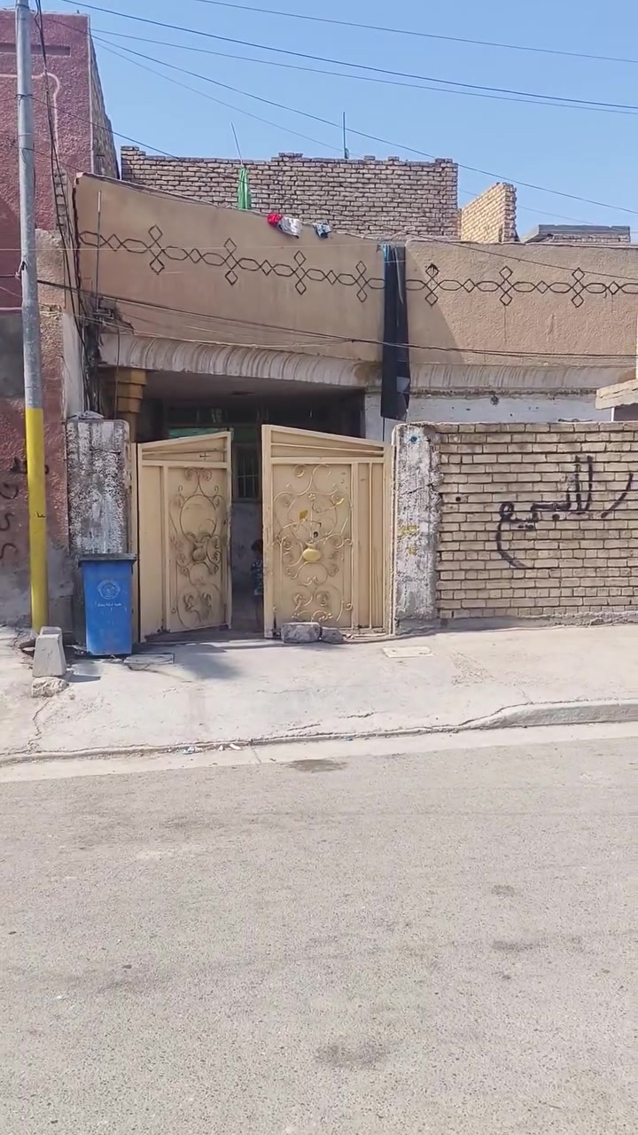 بيت 150متر طابق ونص اربع غرف وستقبال الحسينيه مطعم المير قرب جامع البديع بيت ينرادله ترميم ينباع هيكل سعر 120 النتصال على هاذ رقم ***********
