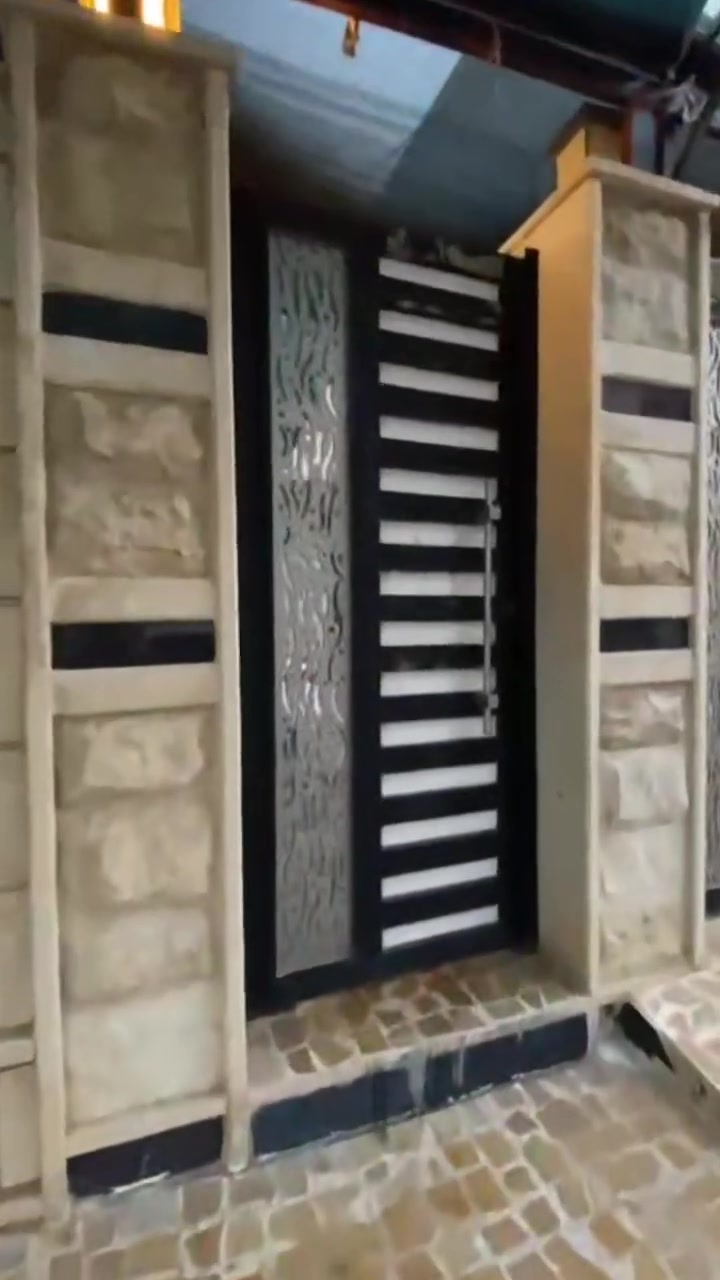 بيت جاهز للبيع
المساحة 207 م 

 

عدد الغرف 2 وصالة ومطبخ واستقبال 

البيت متكامل  والبناء حديث كما في الصور 

البيت زراعي وفيه وصل بلدية (رسمي) 

الموقع مزرعة ملا علو قرب الافرع السته في ١٧ تموز يعني قريب عالسوق 

جوار البيت حديقة 

الاتصال هنا 

***********

***********
