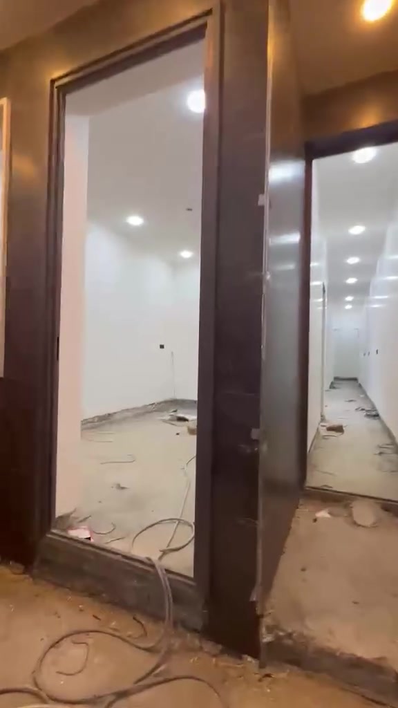 دارين تون للبيع مساحه الدار 100متر
الواجه5 النزال20 يحتوي على 4 غرف 
بناء حديث درجه أولى ضلع منفصل 
1⃣الطابق الأول:
صاله مطبخ غرفه نوم حولي درج خدمات، 
2⃣الطابق الثاني: 
3غرف نوم خدمات بيتونه سطح 
"موقع مميز حي الجهاد المخابرات على ساحه قرب أسواق أبو هيثم"
***********
