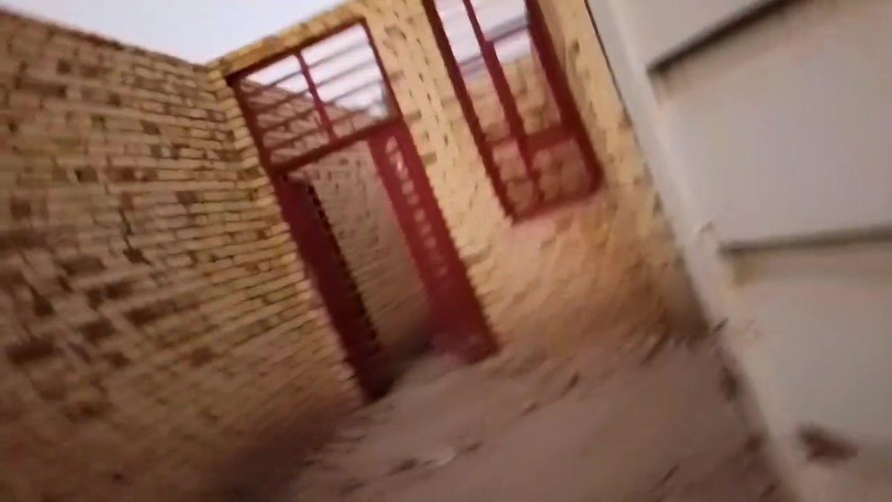 هيكل للبيع / بحاوي العباس/ يم  حسن ال وارد  /  المساحه  ١٥٠ /الوجه ٧  وربع  /اتصال *********** /سعر 60وبيه مجال.
