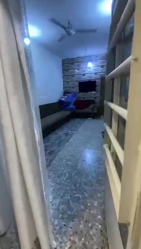 السلام عليكم بيت للبيع الزراعية قرب حسينية ابو عزرائيل المساحة 96 واقع حال ،واجهة 4ونص ، نزال 21 
طابق واحد قفل 90 للأستفسار ***********
