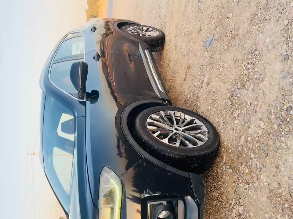 السلام عليكم ورحمة الله وبركاته سياره هاڤال  مديل 2019للبيع السياره نضيفه بس بيها نواقص وراح اذكرها كلها إلك السياره مشيها وسياقتها حلوه بس مجرد تعدل هاي النواقص العليها أي استفسار عن السياره اني خادم هاذ رقمي ***********) ماشيه السياره 196الف. مكان السياره النهروان القرية النفطيه. سعر السياره 95وبيها مجال شي قليل وإذ اكو مراوس حسب القناعه  
1ايرباك طاك

2.كيس دهن الكير يرادلة تبديل بي نضوح

3.تاير بي ضربة يراد ينفتح وينسحب 

4.السيارة بيهة حادث سابقاً وبدلنة البنيد والباب تعدل عل بارد هوة وجاملغ

5.السيارة مجفتة وصار بيهة خيط تبخير 

6.ويرادلهة دبلات خلفية 

7.اكو أماكن يرادلها صبغ 

8.يرادلهة زوج عدسات اماميات سعر التك 200

9.يرادلهة بوليش عام 
كلشي بيها ذكرته حته لا تجي وتكلي هاي ليش مكتلي بيها وحقك من تحجي. واني بلخدمة الي اكدر عليه