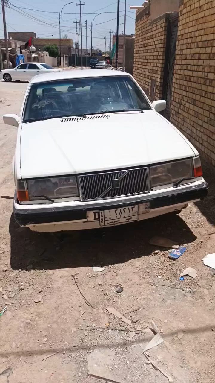 السلام عليكم فلفو 940 محرك جديد كير بي ضعف صدر جديد مشط جديد تخم تاير سنويه ٢٨ دواخل نضيفه بس بطانت السايق تعبانه سعر ٣٣بيه مجال المكان ذي قار زديناويه ***********
