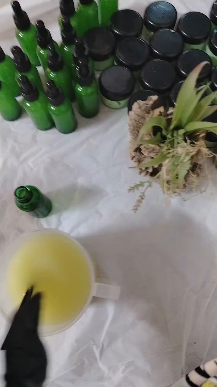سيروم الصبار وكريم الصبار وغسيل البصبار كلة متوفر مع خدمة توصيل لكل العراق اب٣٥الف البكج عروض محرم مستمرة وتدللون🥰 #معالج


**إذا كنت صاحب هذا الإعلان وتريد حذفه لأي سبب، رجاءا أرسل رسالة إلى الدعم الفني**