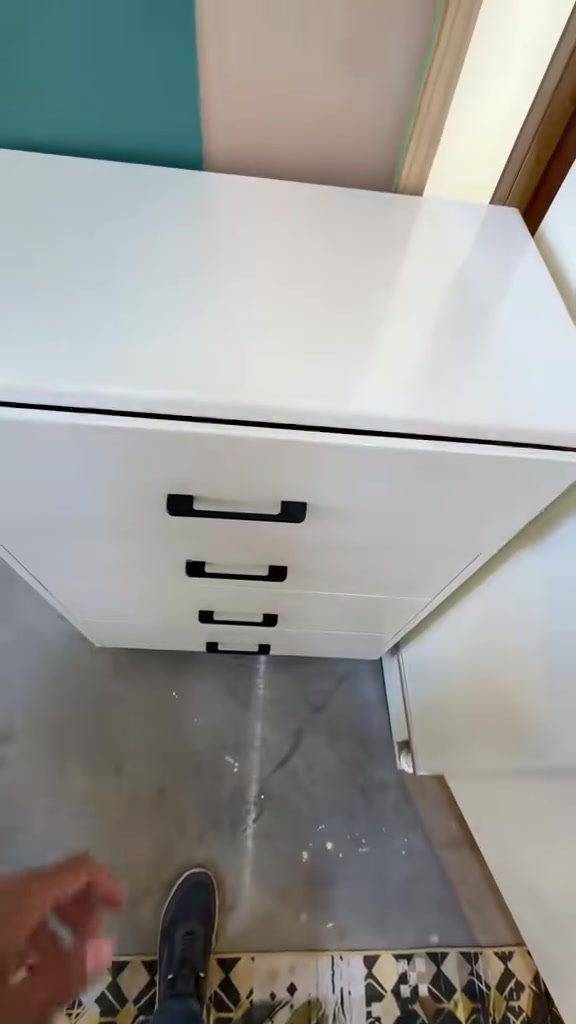 إيليت روم 🏠 الجودة عنوان الجمال👑

&يقدملكم معرض ومعمل إيليت روم افخم الغرف العراقية من طراز الدرجة الاولى بتصاميم عراقية وتركية وايطاليا حديثة/ جملة🏘 _مفرد🏠
المواصفات:
.صبغ حراري درجة أولى مانع للتغير ضمان
.الوجه 11ملم
.الداخل صاج 4 ملم
.الظهر جرجوبه براغي دفن سهله الفتح والشد
.القاعدة والفرش بلوك بور 18 ملم
.اليدات ثقيلة مودرن+الكيلون اصلي المنشأ
.الابواب نرمادة شريطية عل طول الباب اصلية
.سجج هايدروليك اصلية للمجارير سهلة الدفع
.الصومية ركم خشب اسود 6 ارجل
.ارتفاع الكنتور 250سم/ العرض 320سم
.الزاوية الارتفاع250سم/العرض 110سم
.قيافة مرايا مودرن
.عدد القطع 10 
.اضافه طابورية هدية😉
📍الموقع
.بغداد الصالحية قرب مستشفى أبن البيطار
.الرقم /***********/0782577706
. يوجد خدمة توصيل بغداد محافظات🚛
🏠 إيليت روم أهلا وسهلآا نورتونا😊 #اثاث #غرف_ايطالي #غرف_تركي #غرفنوم #غرفه #اثاث_فاخر #العراق #كربلاء #منزل #اكسبلور #اكسبلورفولو # #فولو #منزلي #تجديد #ديكور #كأسالعالم #الكاس #كأس
