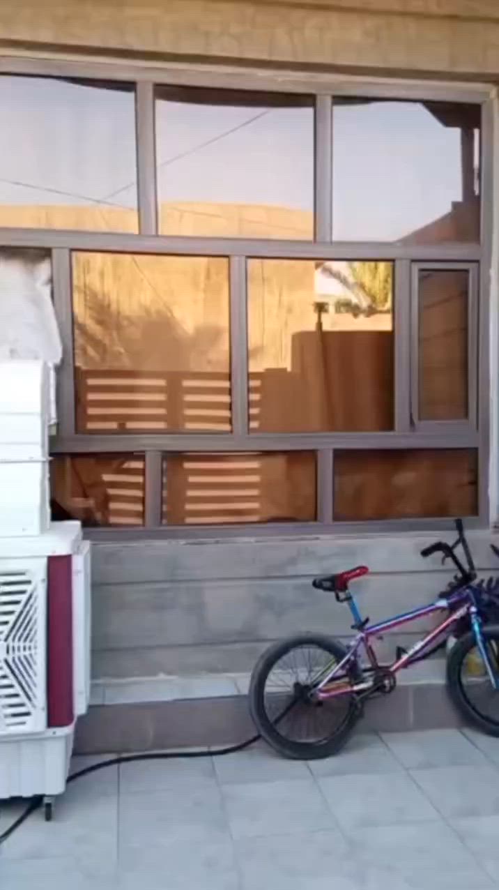 دار للبيع ركن  طابو صرف ثلاث طوابق جديد بناء درجه اولى
استقبال وهول ومطبخ حار وبارد  اربع غرف نوم كامل ع اخر حبايه

تقاطع الساده نهر الشيخ خدمات كامله مي كهرباء تبليط مجاري المساحه ١٦٠م  بلسند ١٠٠م مع فظله ٦٠م للقطعه
تفاصيل تواصل ع رقم *********** او مراجعه مكتب انوار المستقبل باب الدرب مقابيل مدرسه المساعي الأبتدائيه
