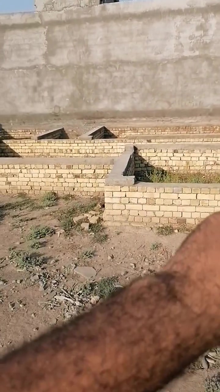 قطعة للبيع مساحتها 144 موقعها بداية السميلات يم بيت وهاب كل الخدمات بيها مشموله بل طابو غريبة علا الشارع التبليط 30 متر وغريبة علا الشارع العام 250 متر مبني بيها غرفتين وصالة ومطبخ وستقبال غياساتها كلش حلوه نزال 12 وجها 12 سعرها او تفاصيل اكثر ***********
