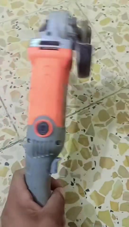 سلام عليكم عندي غراض دريلات وكوسرات هذن لبيع مكاني بل حسينية خدمات واكو توصيل داخل لحسينيه مجاني رقم الهاتف***********بي واتساب
