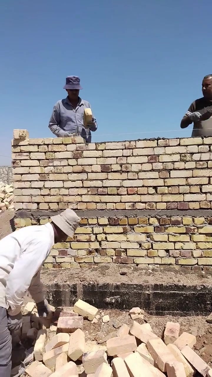 خلفةبناء درجه اولى بناء طابوك بناءفرمستون بناء البلوك العنوان الديوانية ***********
