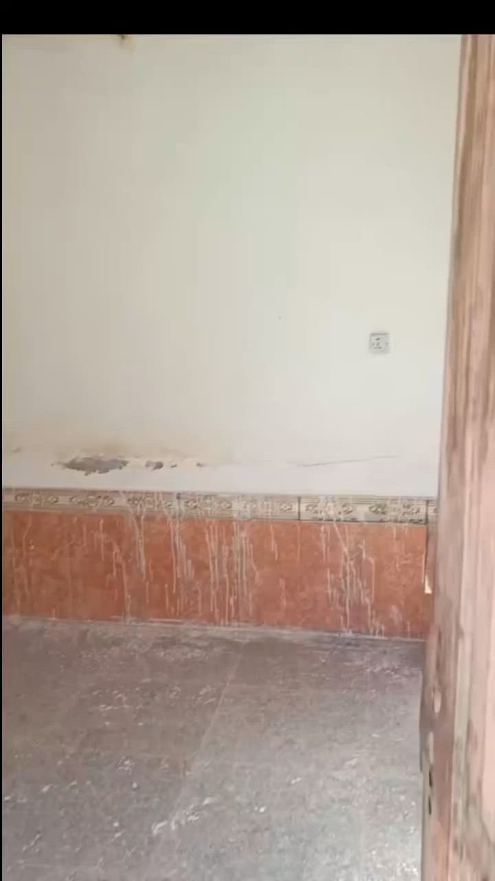 بيت للايجار ديوانيه حي العسكري شارع ستين خلف جامع ام البنين براني  ومطبخ  +ملحق صحيات وحمام خارجي  وغرفه وصاله وممر خلفي ومخزن طابق ثاني وسطح مساحه 100متر واستفسار على هاذة ارقم واتساب واتصال ***********
