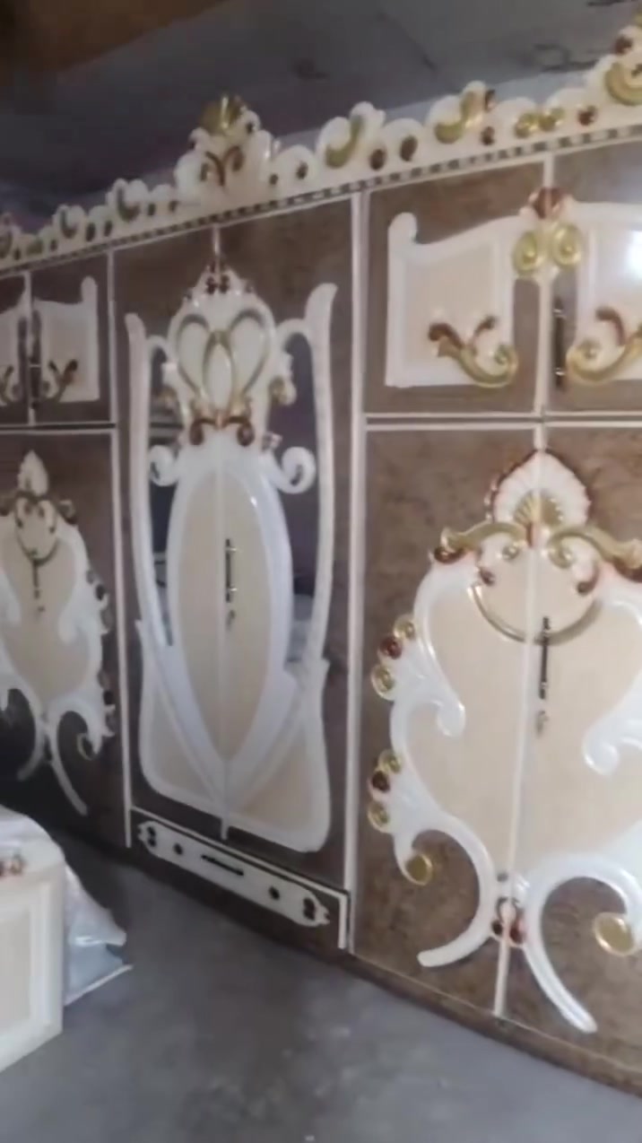 رةالسلام عليكم غرفه خشاب ام س 6 طابقين جديده احله من الصوره سعر مليون وبيه مجال الشراي *********** التضحيه شارع العياده
