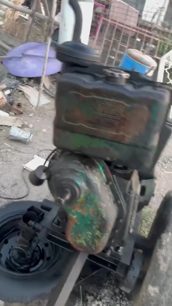 سلام عليكم مولدة كاز للبيع راس توليد ١٠كيفي مكاني الحله ورديه داخل السعر ٥٥٠وبيها مجال شي قليل الاتصال ع الرقم ***********
