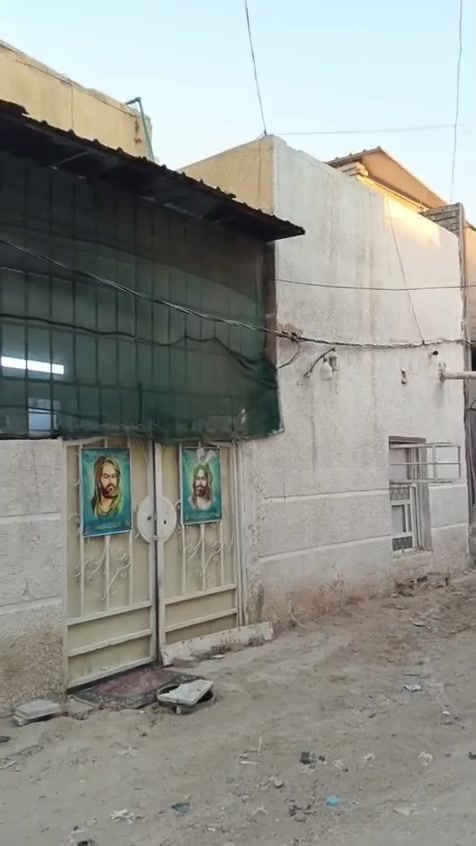 سلام عليكم بيت للبيع مساحته ٧٠ متر بصفحه ام الكبر بصف الفرع الاطفاء بيت نضيف وفرع هادئ ونعمه من الله للتفاصيل موجوده في الفيديو وللاتصال ع الرقم  ***********
