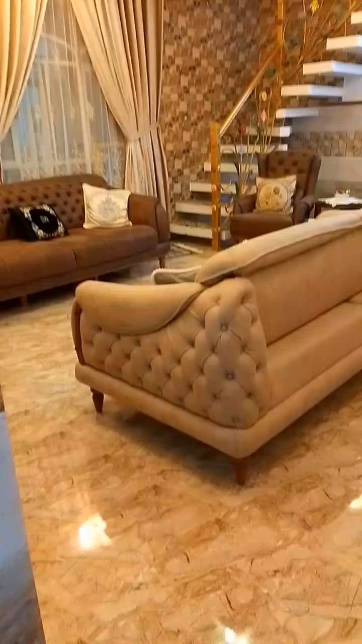 للبيع بيت مساحة  840 م حديقة كبيرة مع كراج يسع 6 سيارات صغيرة صحيات مع مخازن 2 البيت بناء مساحة 225م طابقين الطابق الاول/ يحتوي على صالة كبيرة  هول كبيرة حولي ضخم غرفتين نوم كبار صحيات مطبخ حار ومطبخ بارد صحيات +مخزن كبير داخل البيت
الطابق الثاني /عبارة عن سويتات 2  كاملات كل واحد يحتوي على غرفتين كبار وهول ومطبخ وصحيات وبلكونات  2. ومدخل داخلي ومدخل خارجي يصلح للاستثمار  طابو سند 25  بااسم صاحب السند الاصلي  قريب على الشارع الرئيسي تبليط ومجاري وكهرباء خدمات كاملة قرب جامع الكيلاني شارع التبليط  للاستفسار ***********
للبيع بيت مساحة  840 م حديقة كبيرة مع كراج يسع 6 سيارات صغيرة
للبيع بيت مساحة  840 م حديقة كبيرة مع كراج يسع 6 سيارات صغيرة صحيات مع مخازن 2 البيت بناء مساحة 225م طابقين الطابق الاول/ يحتوي على صالة كبيرة  هول كبيرة حولي ضخم غرفتين نوم كبار صحيات مطبخ حار ومطبخ بارد صحيات +مخزن كبير داخل البيت
