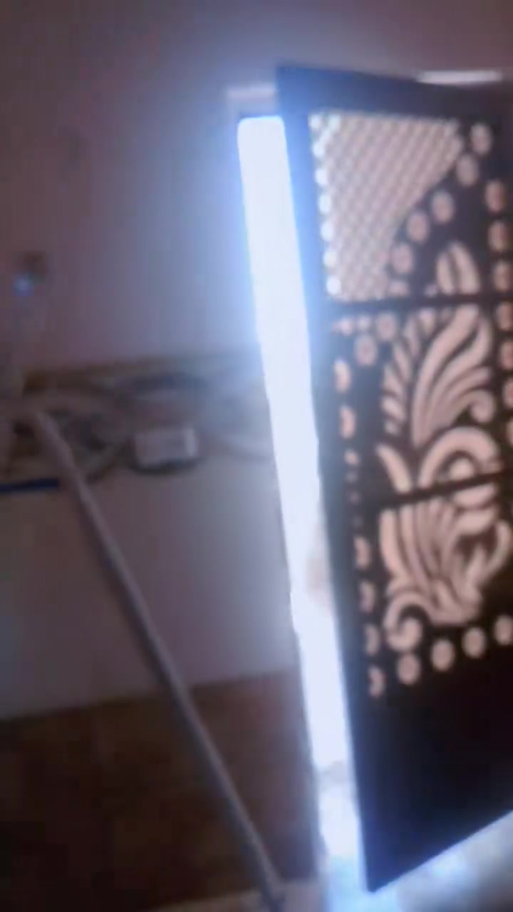 للبيع مستعجل غرفة نوم تخت وميز ومرايه وقنصور الغرفه خشب صاج 
الغرفه يحتاجلها بعض الترتيبات وتثبت يعني يحتتاجلها نجاره 
ادفع سعر الي يعجبك بيها واخذها مستعجل ع بيعها
رقم الهاتف 
اسيا *********** او راسلني واتساب
