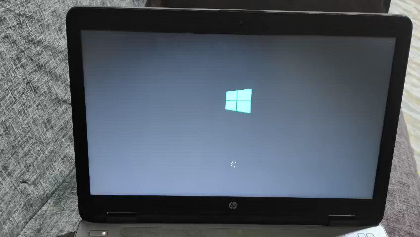 ​💻 لاب توب HP ProBook 650 G2 نظيف جداً للبيع 
للبيع حاسبة HP ProBook 650 G2 نظيفة جداً (أخو الجديد). الحاسبة متروكة صالها هواي لعدم التفرغ، استخدامها قليل جداً . حاسبة عملية ومتينة جداً ومخصصة للأعمال، الدراسة، التصفح، والبرمجة.
​⚙️ المواصفات الفنية:
​الموديل: HP ProBook 650 G2
​المعالج: Intel Core i5-6300U CPU @ 2.40GHz
​الذاكرة (الرام): 8 GB RAM
​كرت الشاشة: Intel HD Graphics 520 (مدمج ممتاز للاستخدام اليومي والدراسة)
​لوحة المفاتيح: كيبورد عربي/إنجليزي كامل يحتوي على الأزرار الرقمية الجانبية (NumPad).
​الميزات الإضافية: تحتوي على مستشعر بصمة إصبع للأمان، كاميرا أمامية، ونظام صوتي نقي.
​النظام: ويندوز 10 
​ السعر: 220,000 بيها مجال 
​ الموقع: [البصرة شط العرب الجزيرة]
​ للتواصل: [7871745075]


**إذا كنت صاحب هذا الإعلان وتريد حذفه لأي سبب، رجاءا أرسل رسالة إلى الدعم الفني**