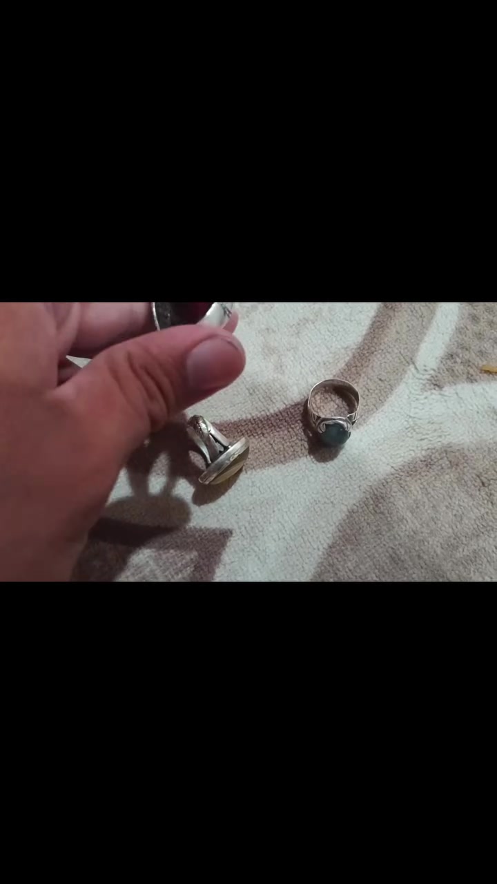 سلام عليكم محابس للبيع او مراوس حسب القناعه عقيق يماني وسليماني ودر نجفيه شعريه كلمن وسعره عل خاص وهاذه رقم تلفوني وبي واتساب اذا تحب تجي هناك ***********
