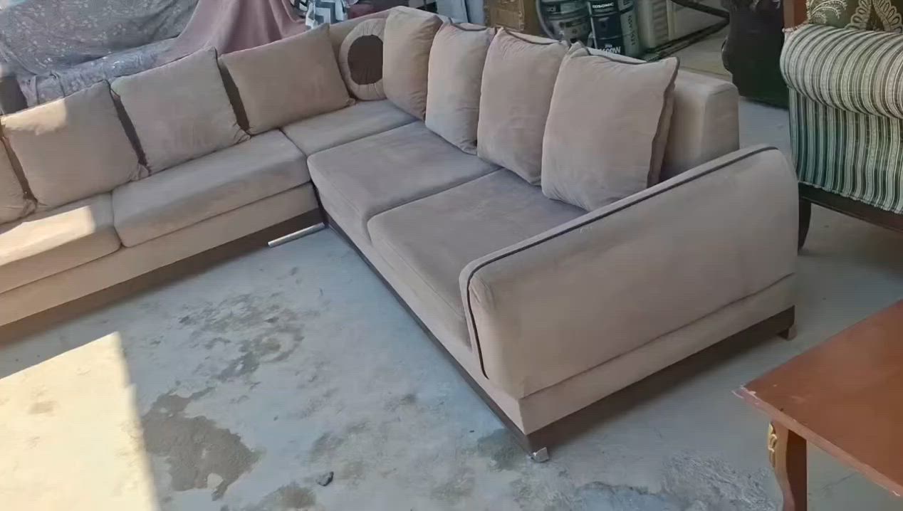 فرصة لا تفوتكم 🏠✨
أثاث منزلي للبيع بحالة ممتازة، التفاصيل والتصوير موجودة بالفيديو 👆
قطعة مرتبة ومناسبة للي يبحث عن الجودة والسعر المناسب.
للمهتمين بالشراء والاستفسار تواصلواويانا خاص 📩
*********** #المدحتيه
